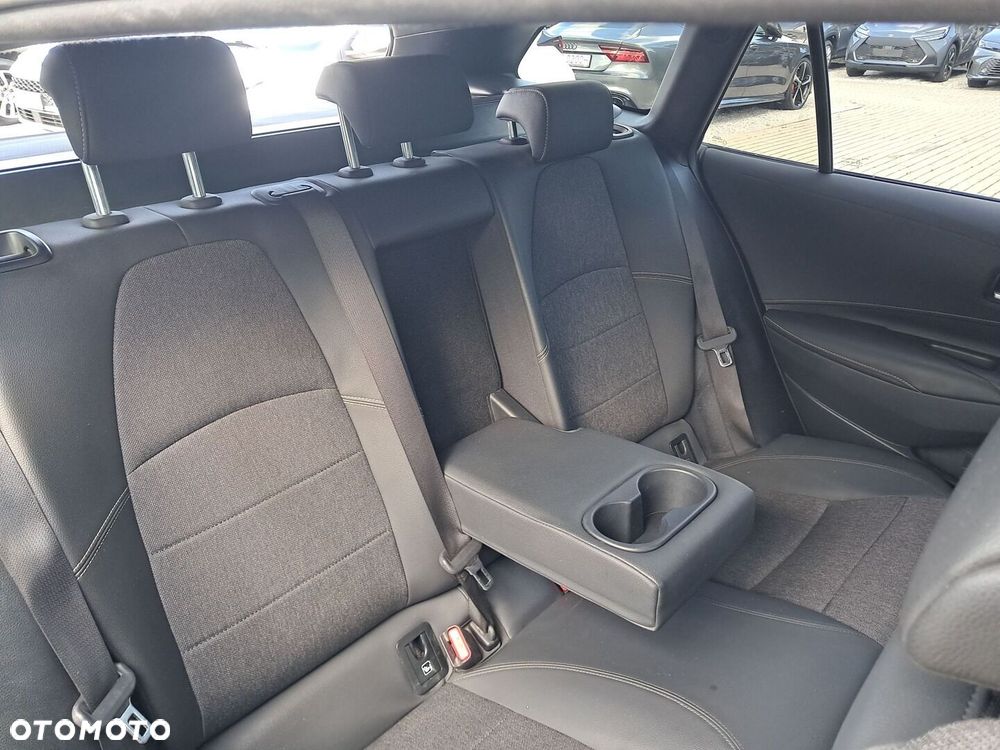 Toyota Corolla 1.8 Hybrid Style - 22