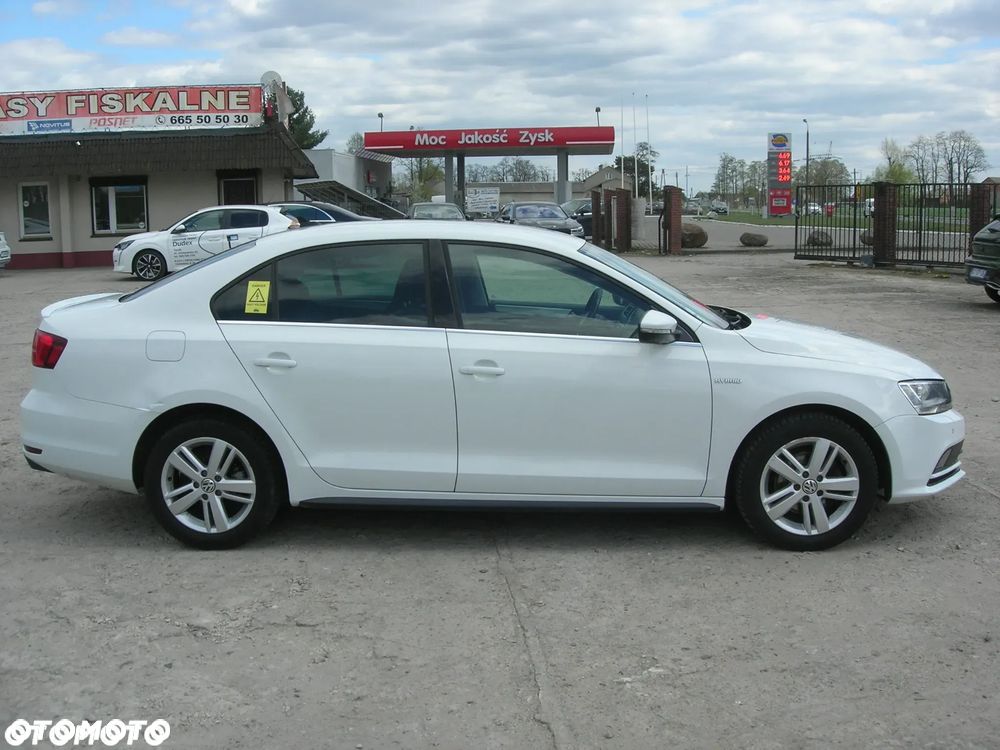 Volkswagen Jetta - 5