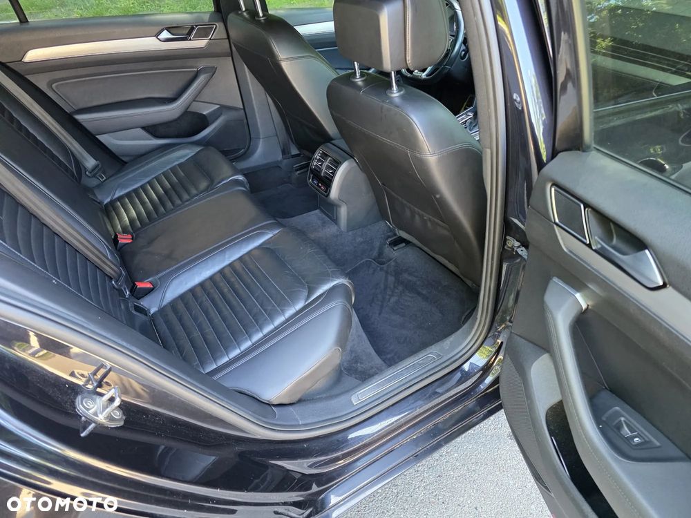 Volkswagen Passat - 13