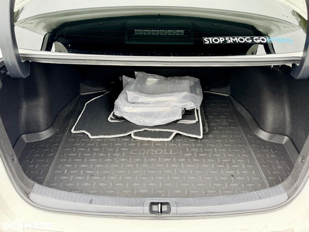 Toyota Corolla 1.8 Hybrid Comfort - 12