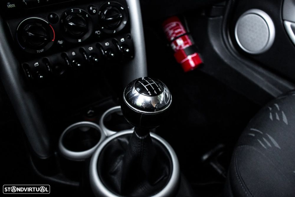 MINI Cabrio Cooper - 21