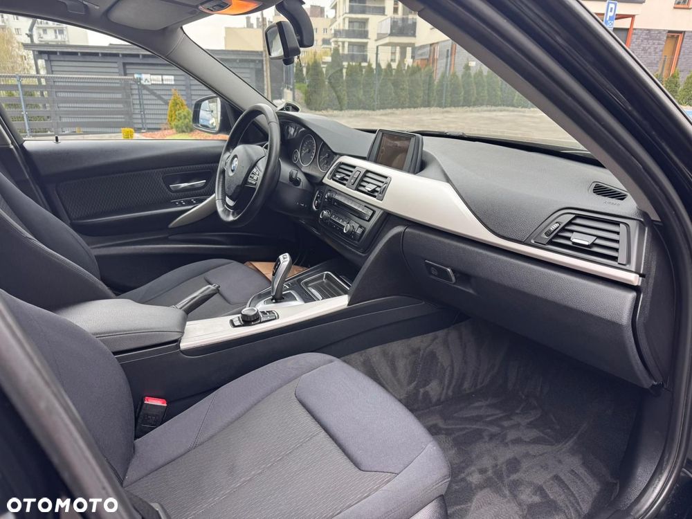 BMW Seria 3 320d Edition Luxury Line Purity - 15