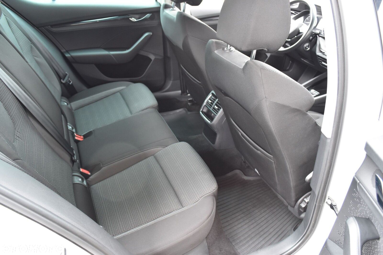 Skoda Octavia 1.5 TSI ACT Ambition DSG - 28
