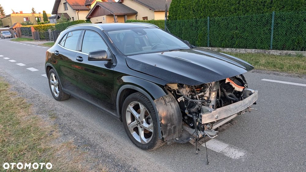Mercedes-Benz GLA 180 7G-DCT Activity Edition - 6