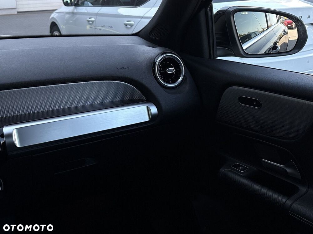 Mercedes-Benz GLB 200 7G-DCT - 14