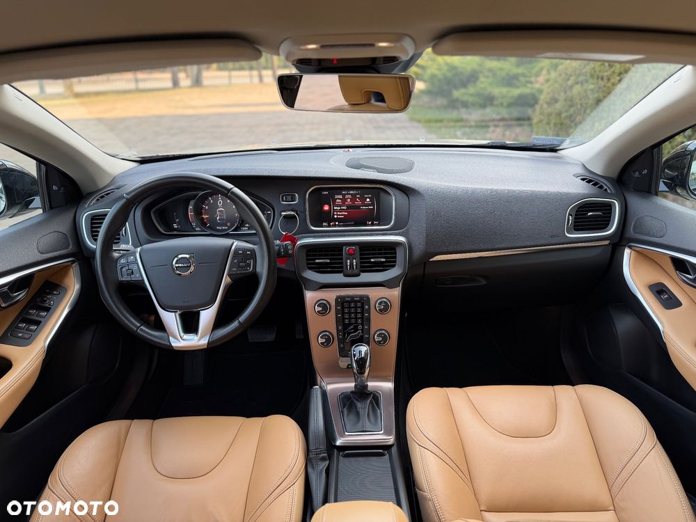 Volvo V40 Cross Country T3 Drive-E Dynamic Edition - 18