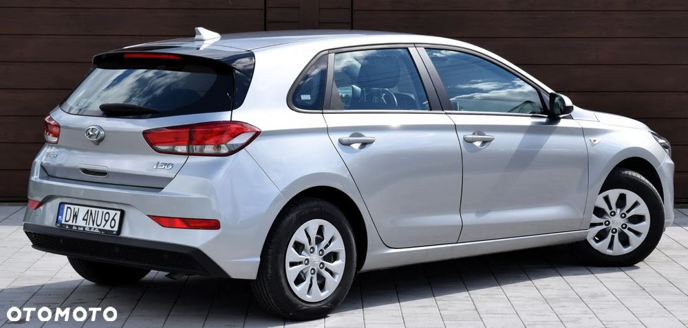 Hyundai i30 1.5 DPI Classic + - 7