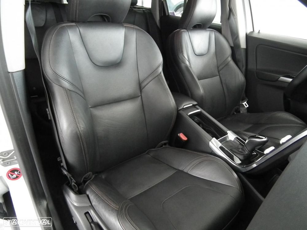 Volvo XC 60 2.0 D3 Dynamic Edition Geartronic - 18