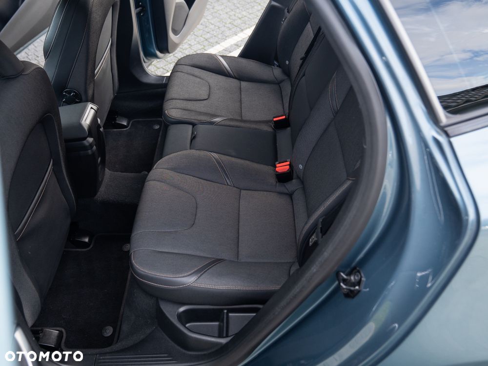 Volvo V40 T4 Momentum - 40
