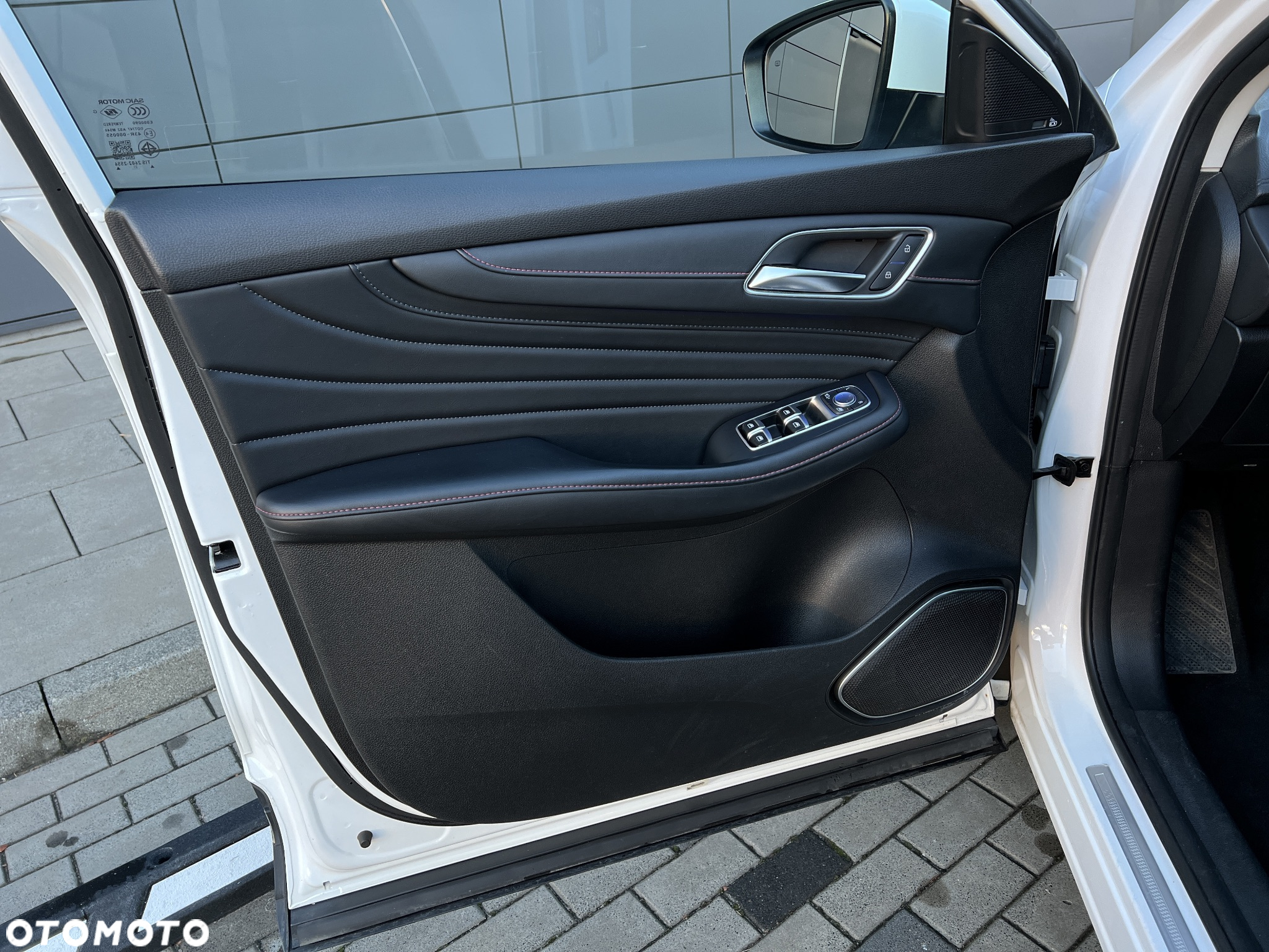 MG EHS 1.5T-GDI PHEV Luxury - 16