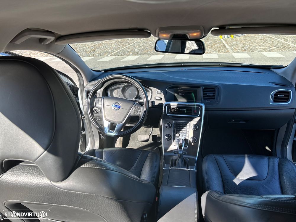 Volvo V60 D6 Plug-In-Hybrid AWD Geartronic Summum - 17