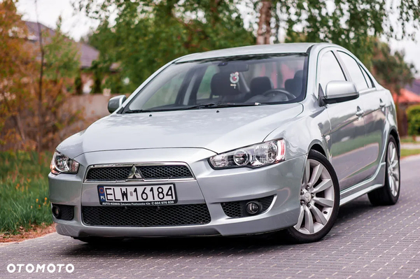 Mitsubishi Lancer 1.5 Invite