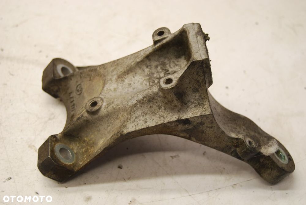 ŁAPA WSPORNIK SILNIKA LEWA 4Z7199307B AUDI A4 S4 4.2 BBK - 1