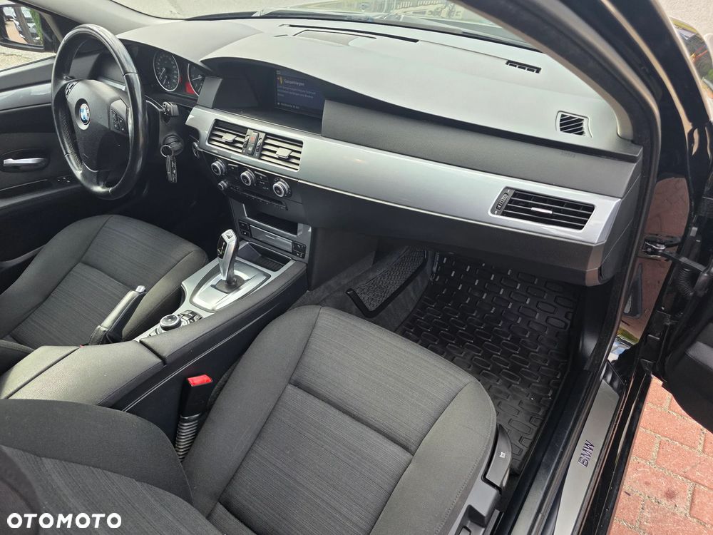 BMW Seria 5 523i Edition Exclusive - 9