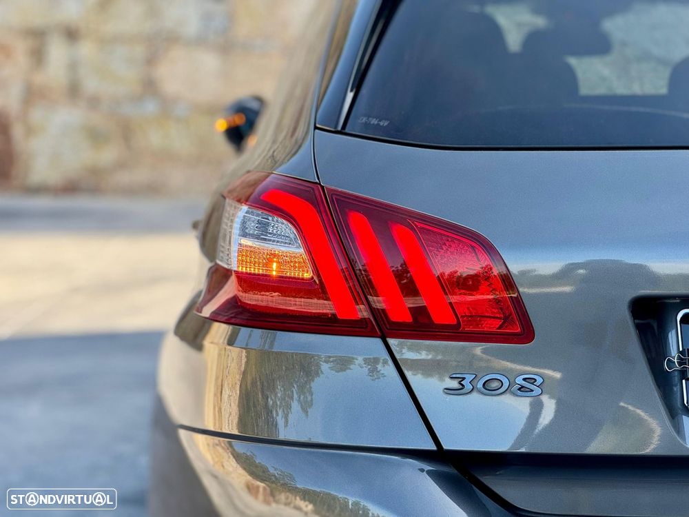 Peugeot 308 1.2 PureTech Style - 42