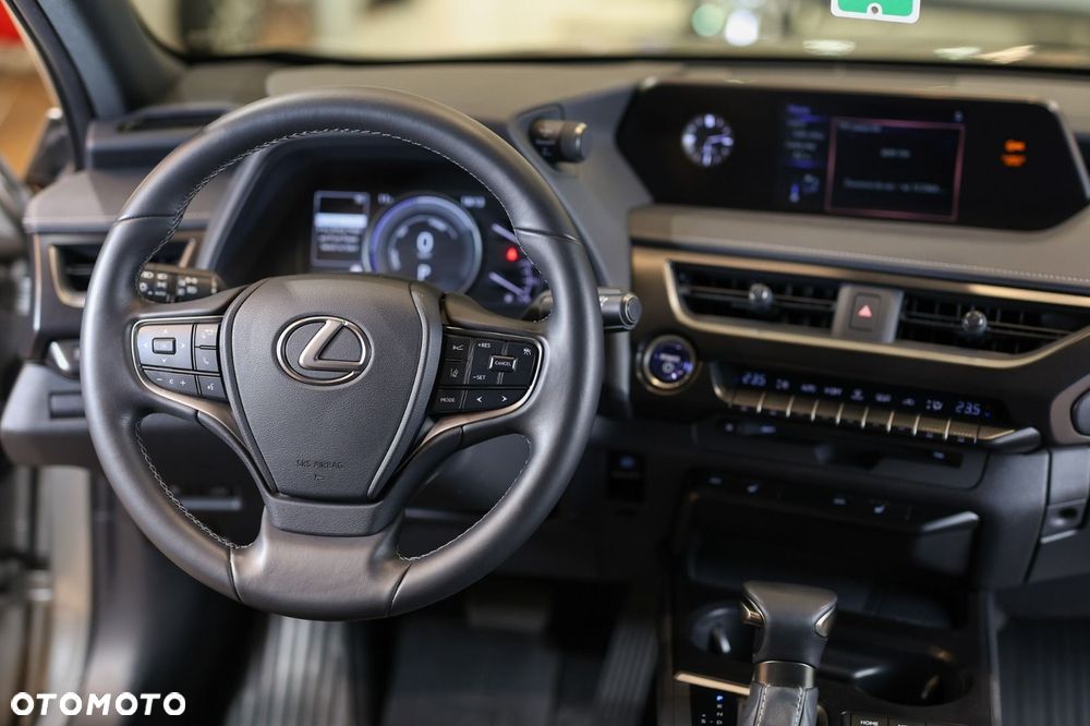 Lexus UX - 24