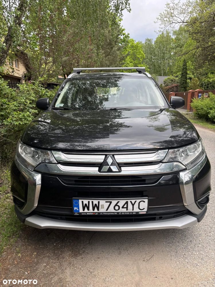 Mitsubishi Outlander 2.0 Invite + 2WD - 3