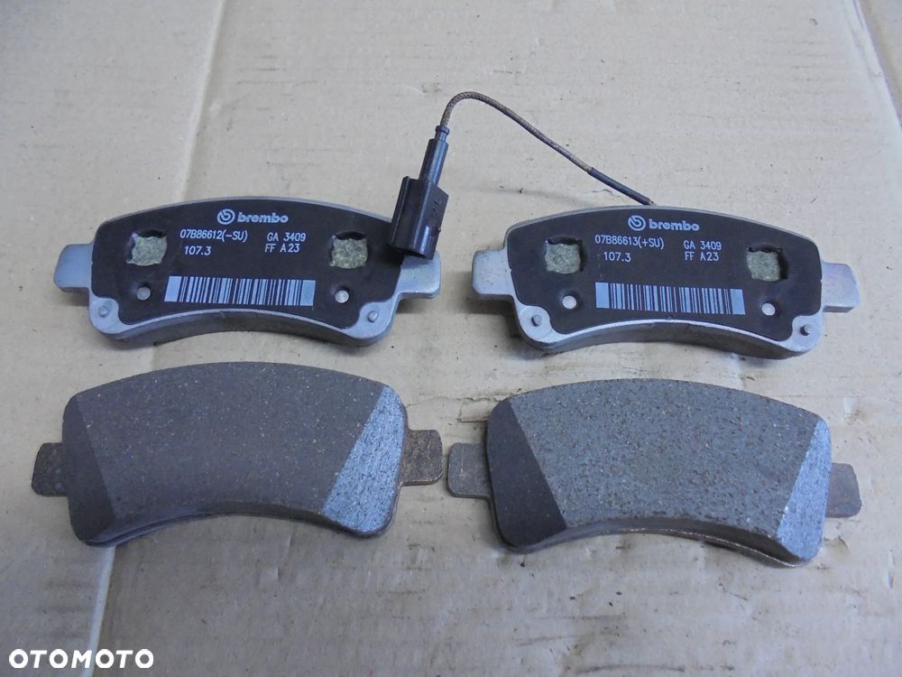 KLOCKI HAMULCOWE TYŁ FIAT DUCATO 2014- BREMBO 07B86613 16 CALI CZUJNIK - 1