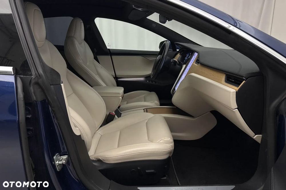 Tesla Model S Long Range Plus - 7
