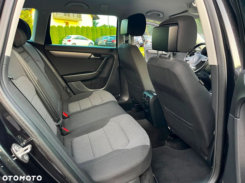 Volkswagen Passat 2.0 TDI Comfortline DSG - 17