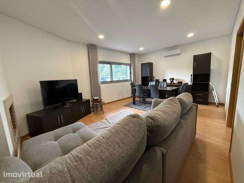 apartamento T2, c/ garagem - Grande imagem: 2/12