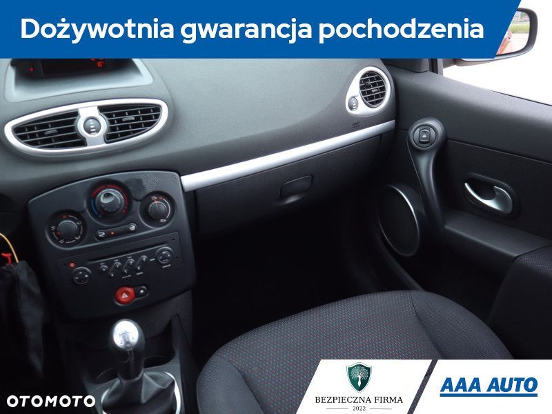 Renault Clio - 10
