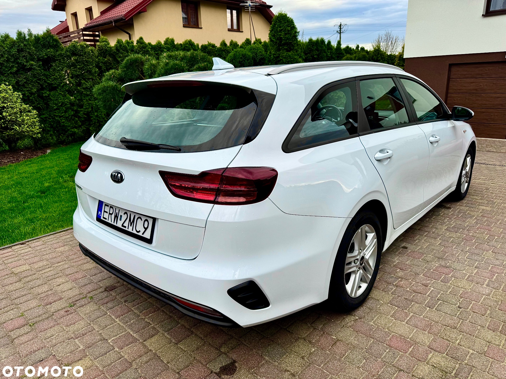 Kia Ceed - 12