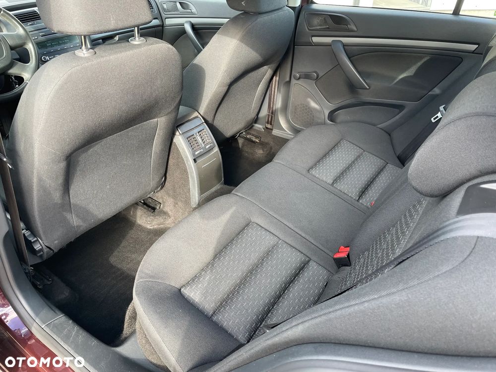 Skoda Octavia 1.4 TSI Ambiente - 21