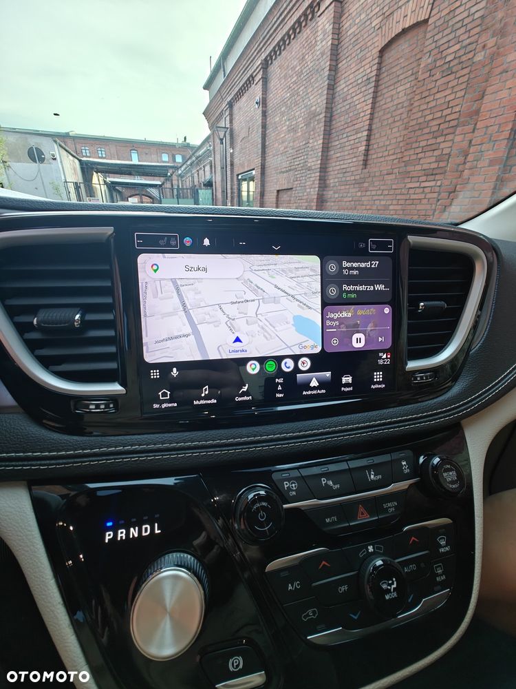 Chrysler Pacifica - 13