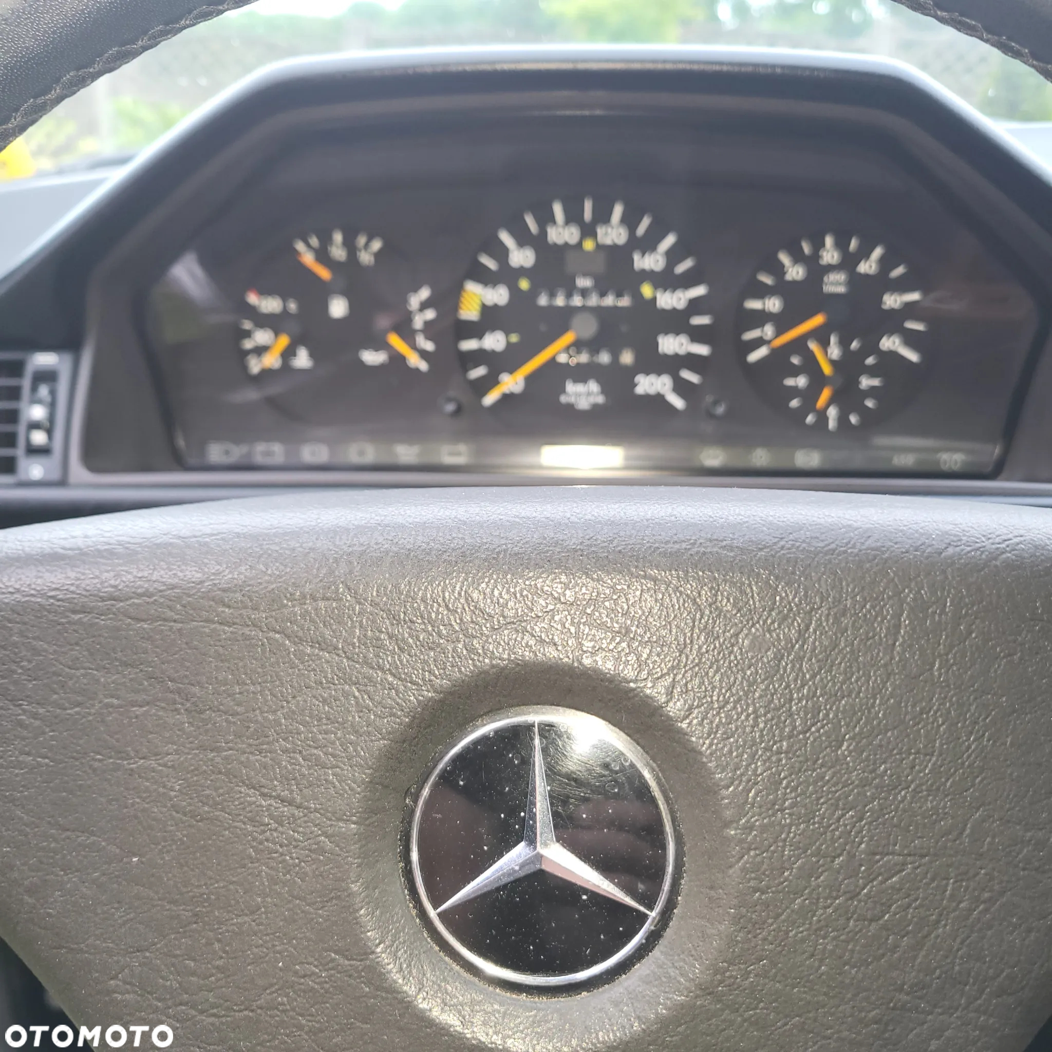 Mercedes-Benz W124 (1984-1993) - 11