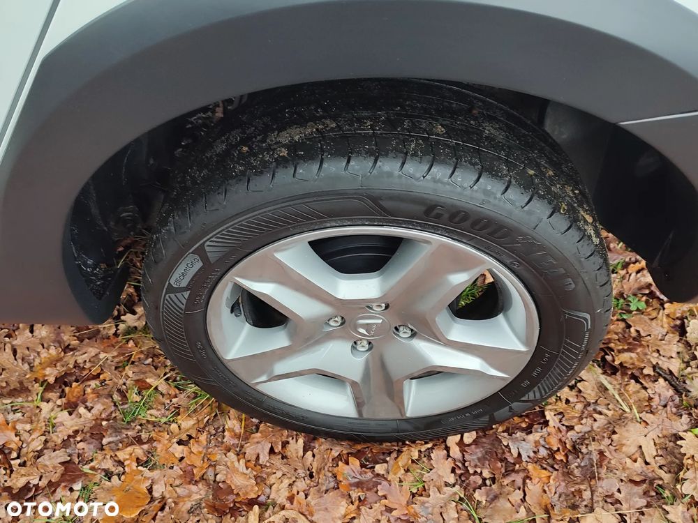 Dacia Logan TCe 90 S&S Stepway Celebration - 35