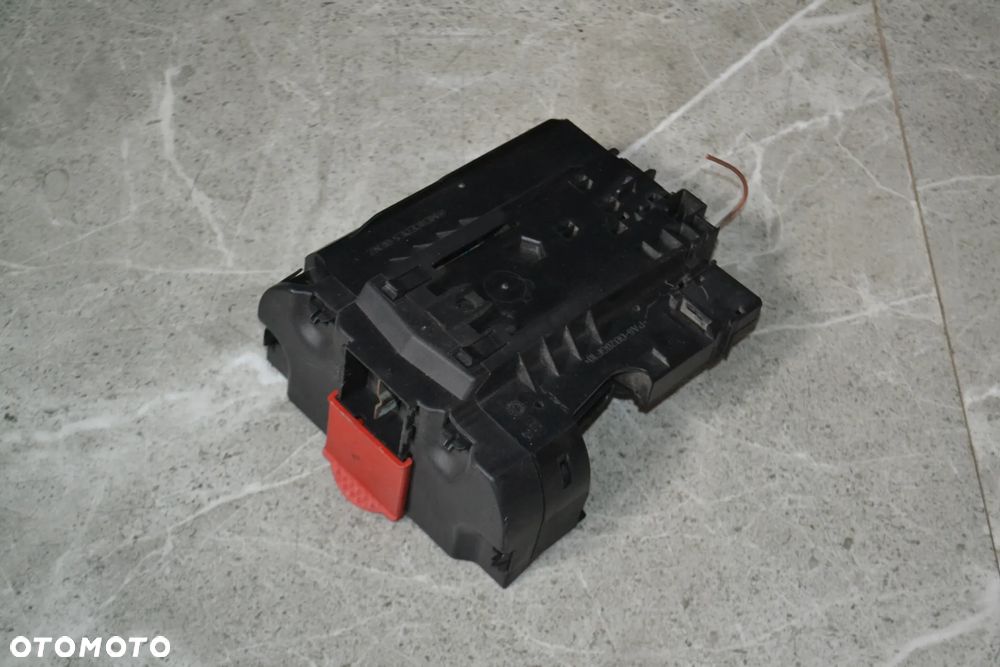MERCEDES W204 MODUŁ AKUMULATORA NABÓJ PIROTECHNICZNY 2045403850