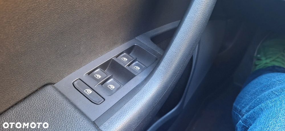 Skoda Octavia 2.0 TDI SCR Style DSG - 28