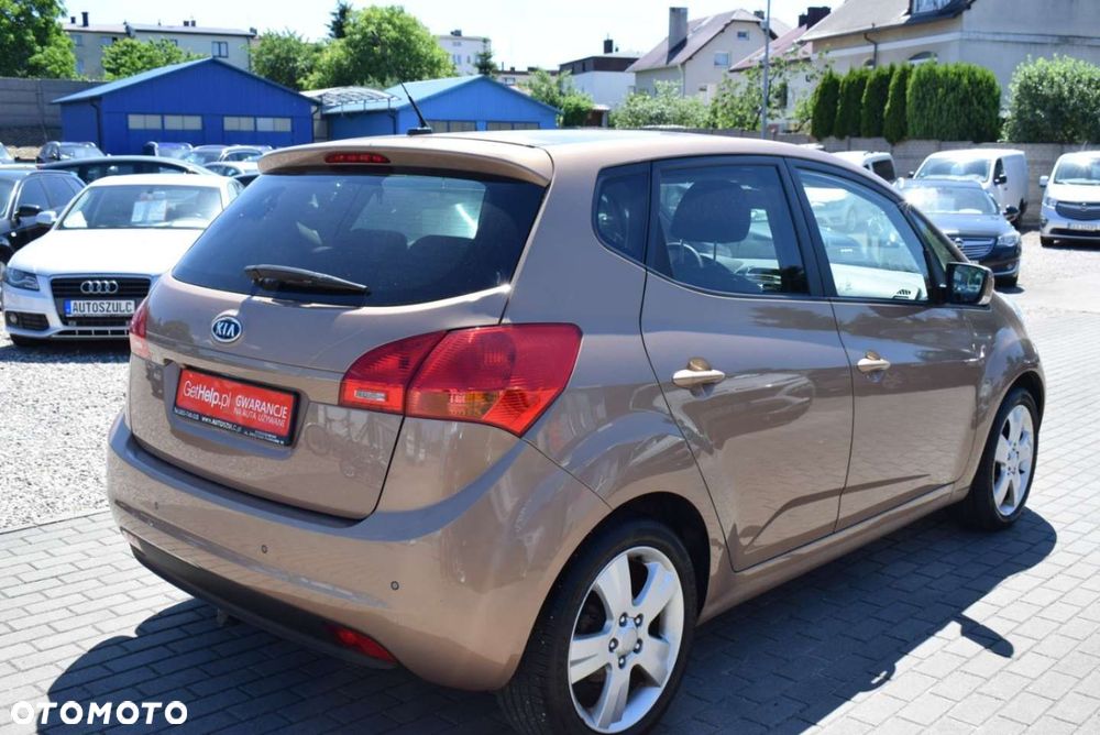 Kia Venga - 10