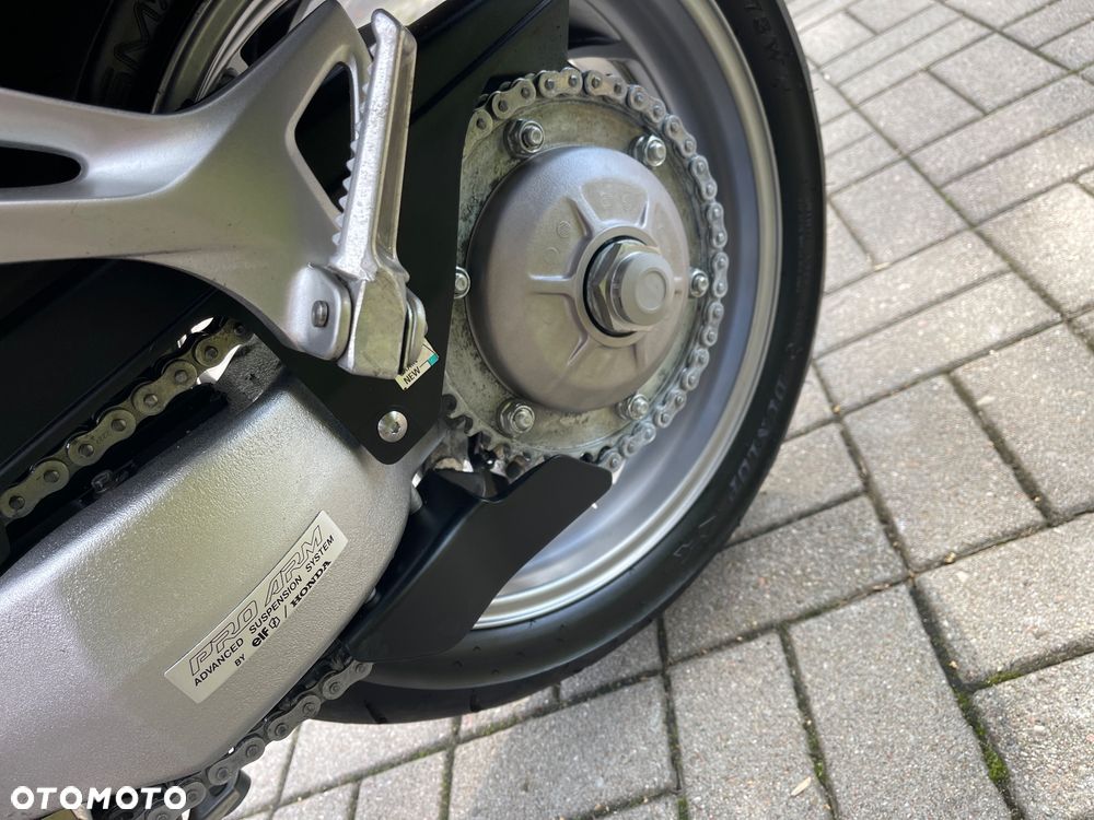 Honda VFR - 19