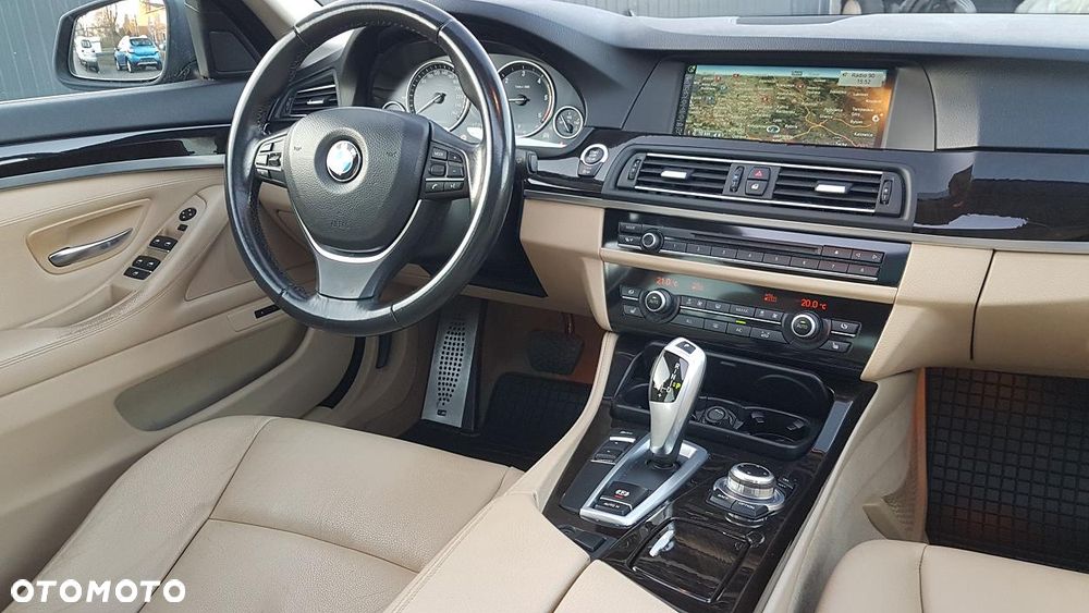 BMW Seria 5 520d xDrive - 15