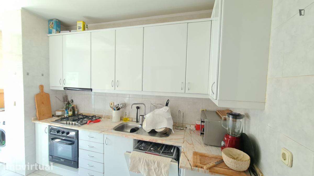 Quarto - localizado em Paranhos Porto - Grande imagem: 2/6