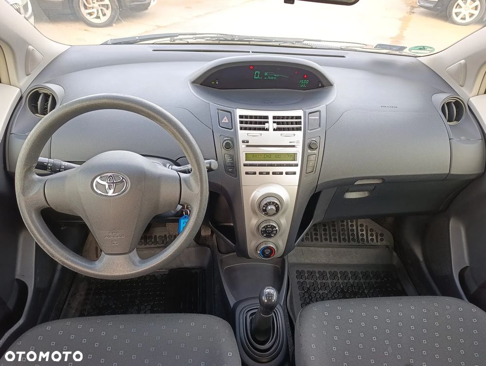 Toyota Yaris 1.3 VVT-i Luna - 5