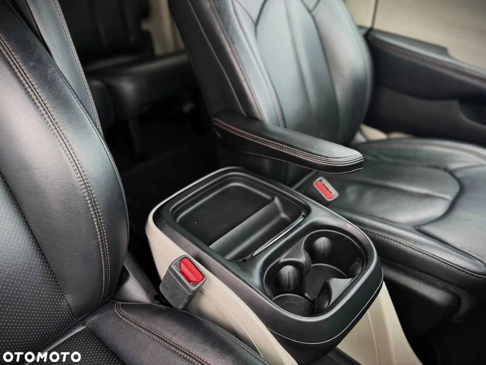 Chrysler Pacifica - 29
