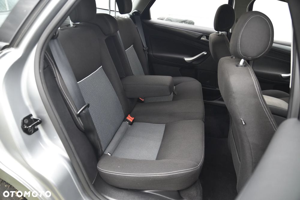 Ford Mondeo 2.0 TDCi Ambiente - 18