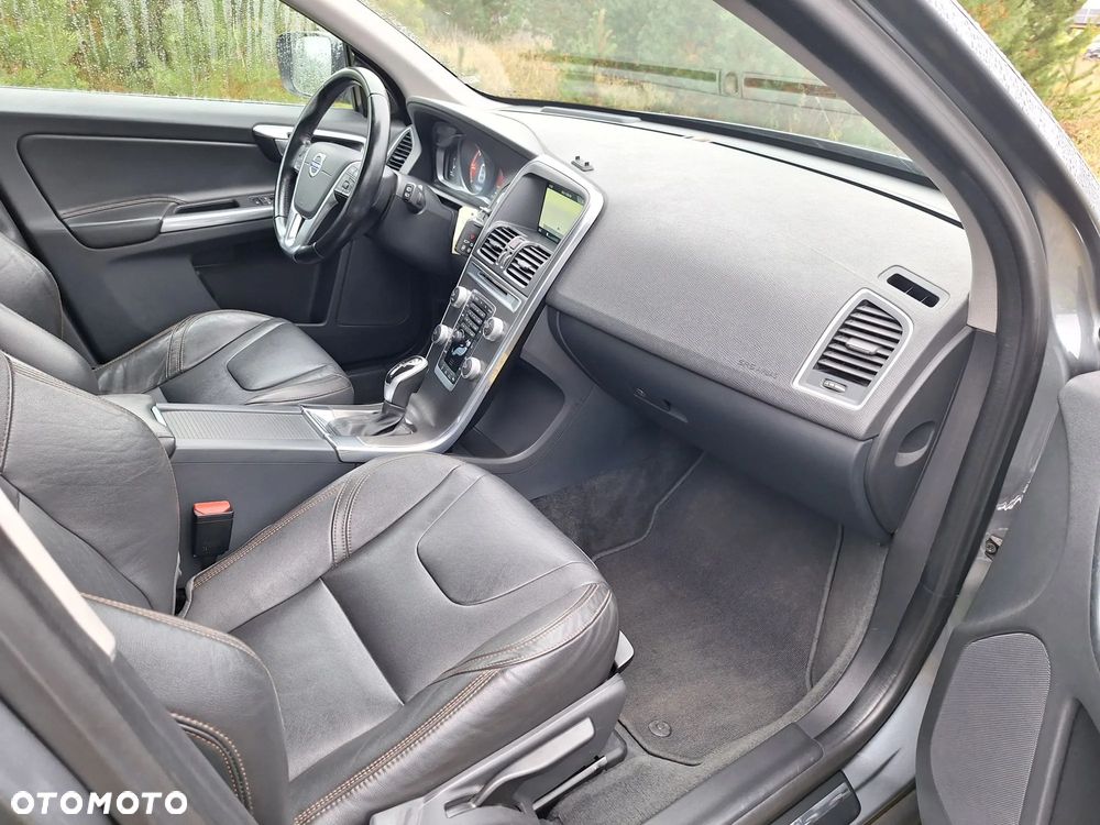 Volvo XC 60 D3 Drive-E Momentum - 12