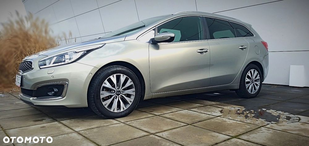 Kia Ceed 1.6 CRDi 136 DCT ISG Platinum Edition - 3
