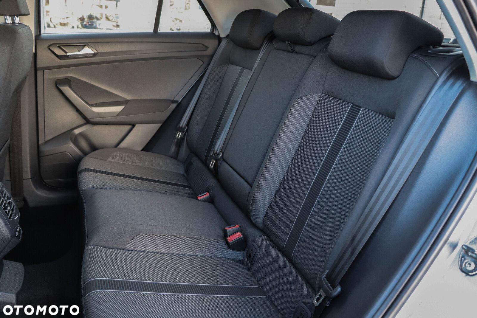 Volkswagen T-Roc - 15