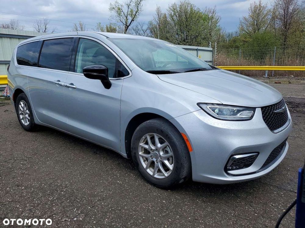 Chrysler Pacifica - 5
