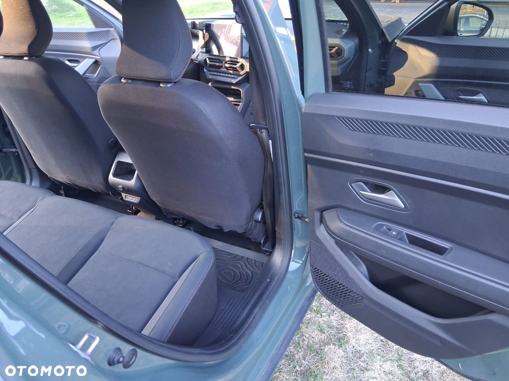 Dacia Duster 1.2 TCe mHEV Extreme 4x4 - 9