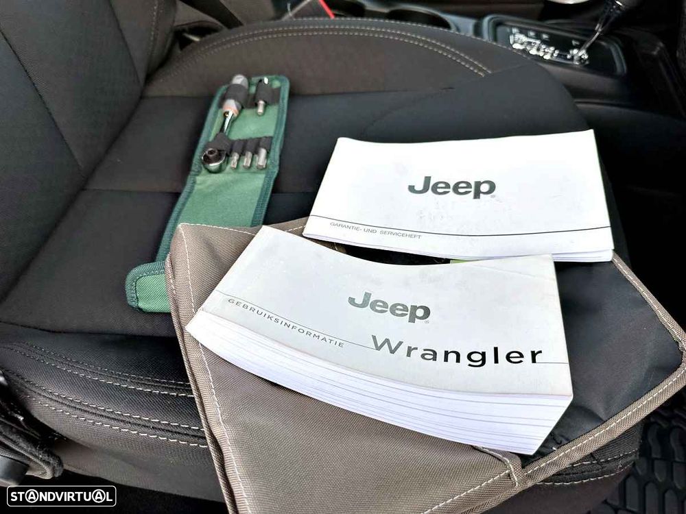 Jeep Wrangler Unlimited - 28