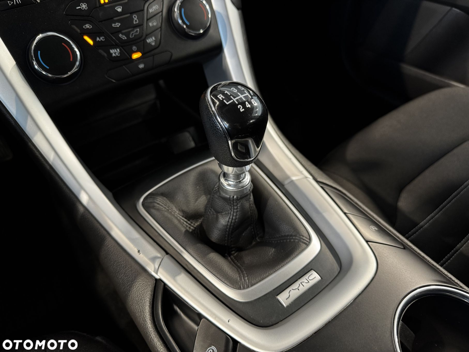 Ford Mondeo - 23