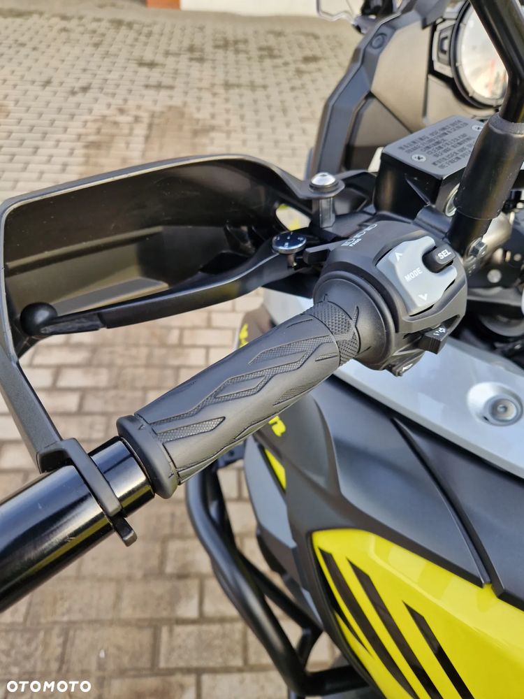 Suzuki V-STROM - 11