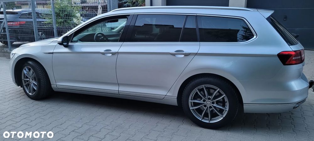 Volkswagen Passat - 13