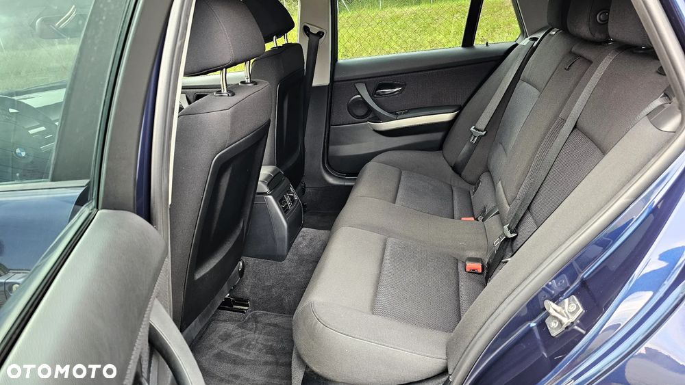 BMW Seria 3 320d Luxury Line - 16